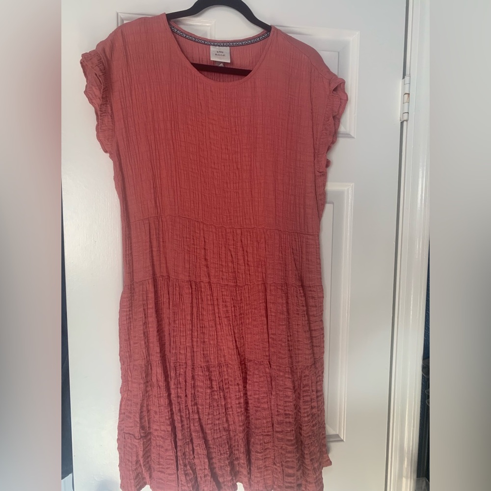 Knox Rose Textured Coral Midi Dress